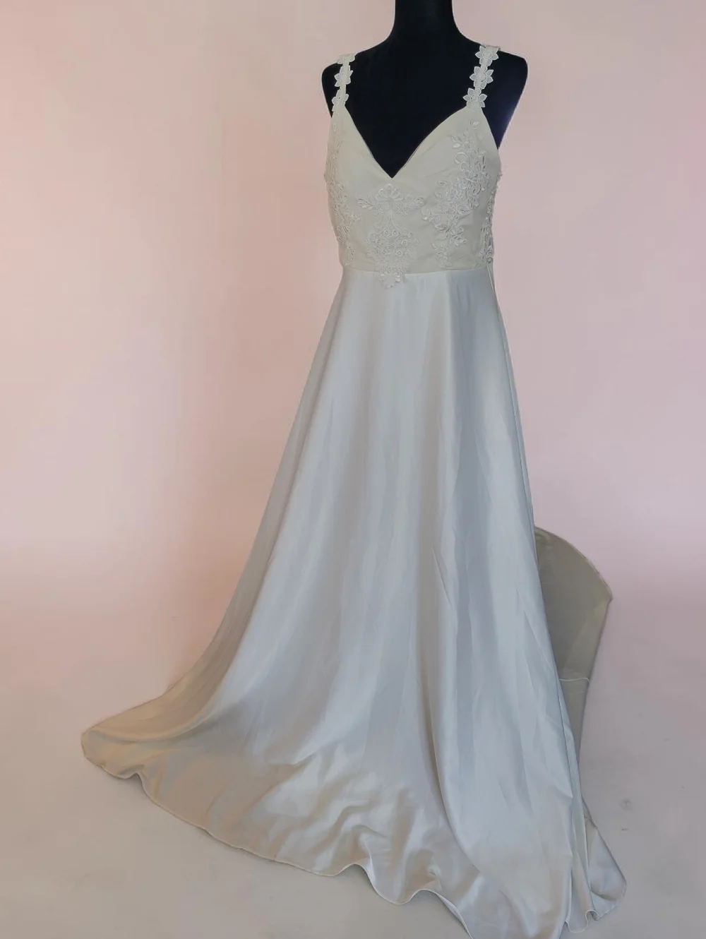 Wedding Gown White With Lace Bodice‎  5' Train Gorgeous Back Size XL